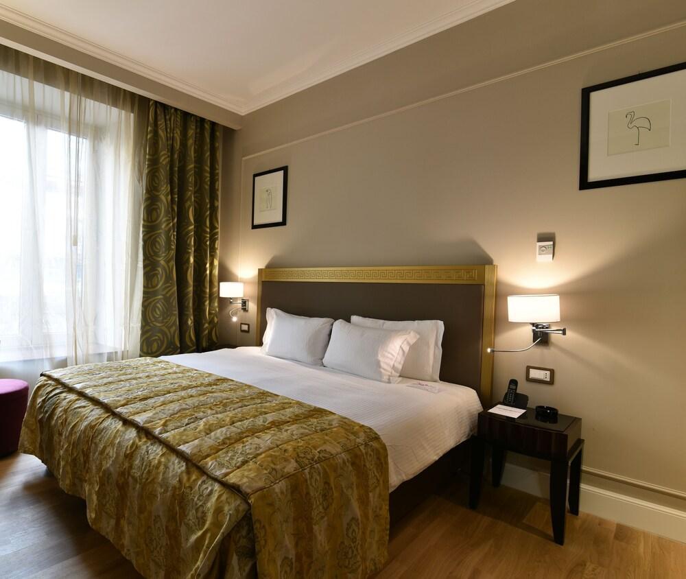 Grand Hotel Yerevan - Small Luxury Hotels Of The World מראה חיצוני תמונה